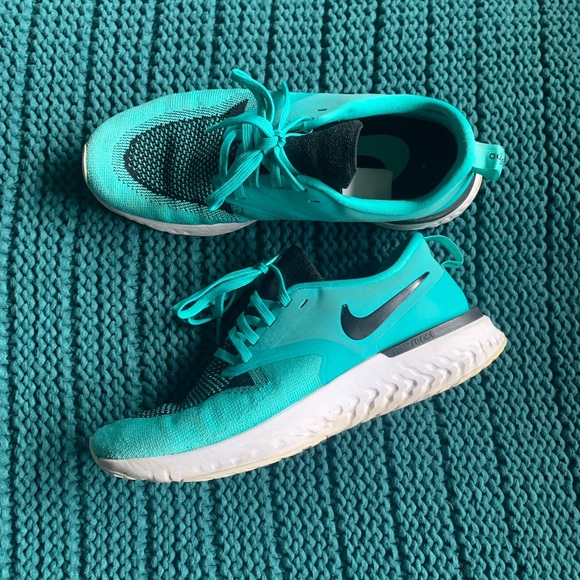 Nike Odyssey React 2 Flyknit Sneakers - Picture 2 of 7